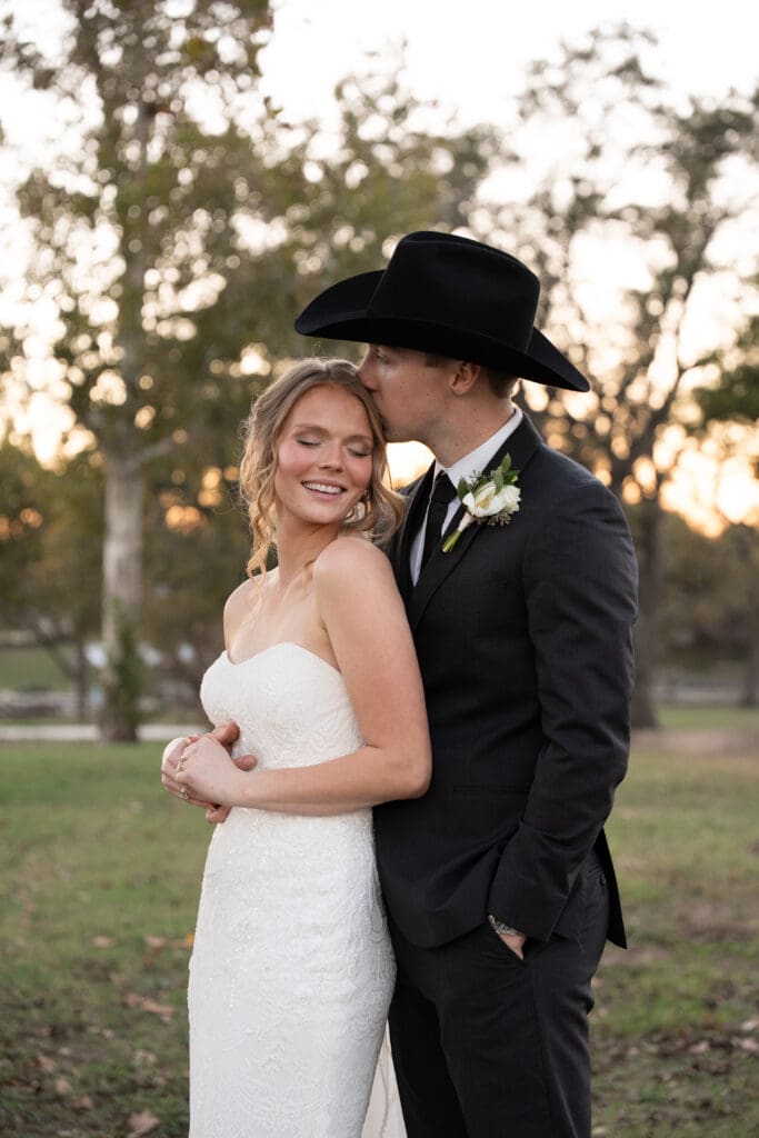 couples portraits at a Central Texas wedding photographed naturally